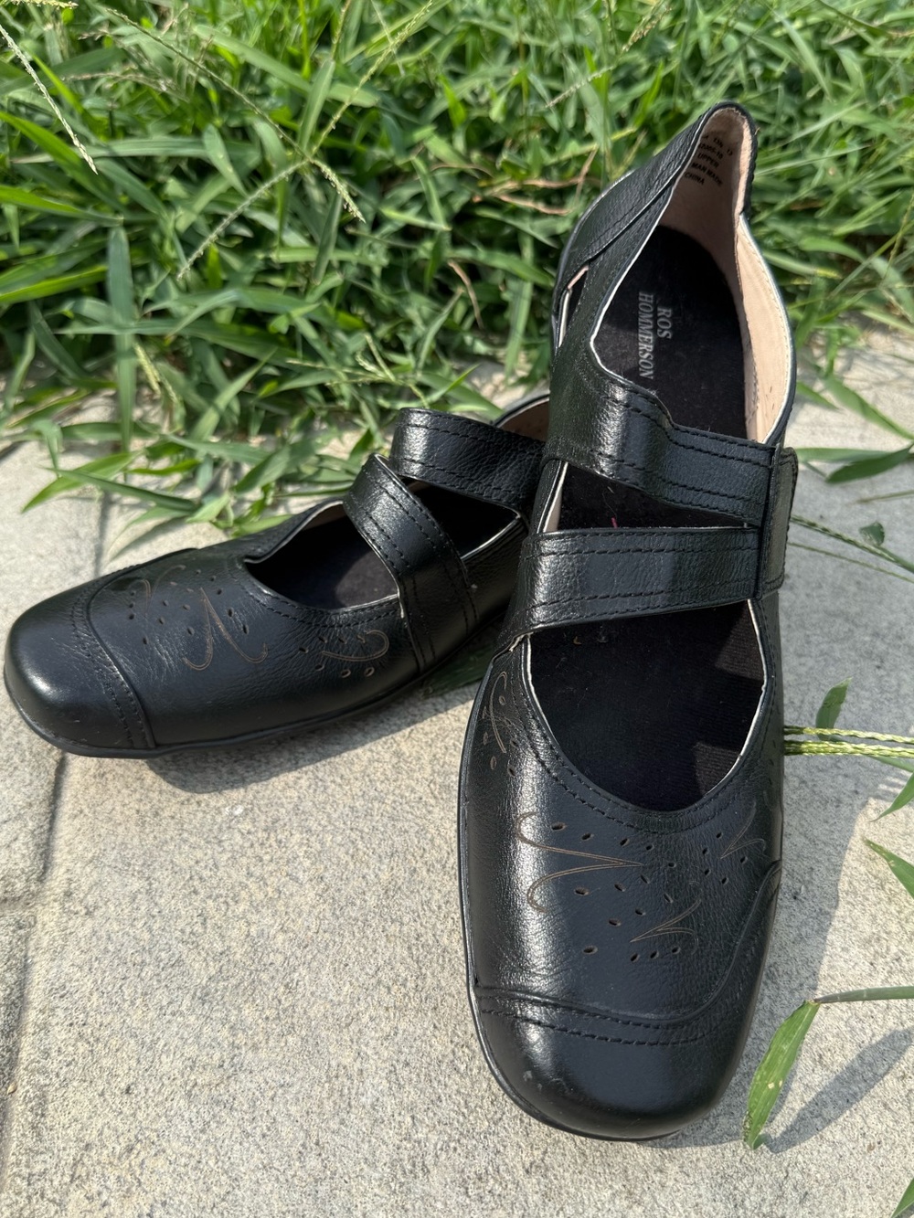 Ros Hommerson Women’s Chelsea Leather Laser Cut Mary Janes Flats 13M Black